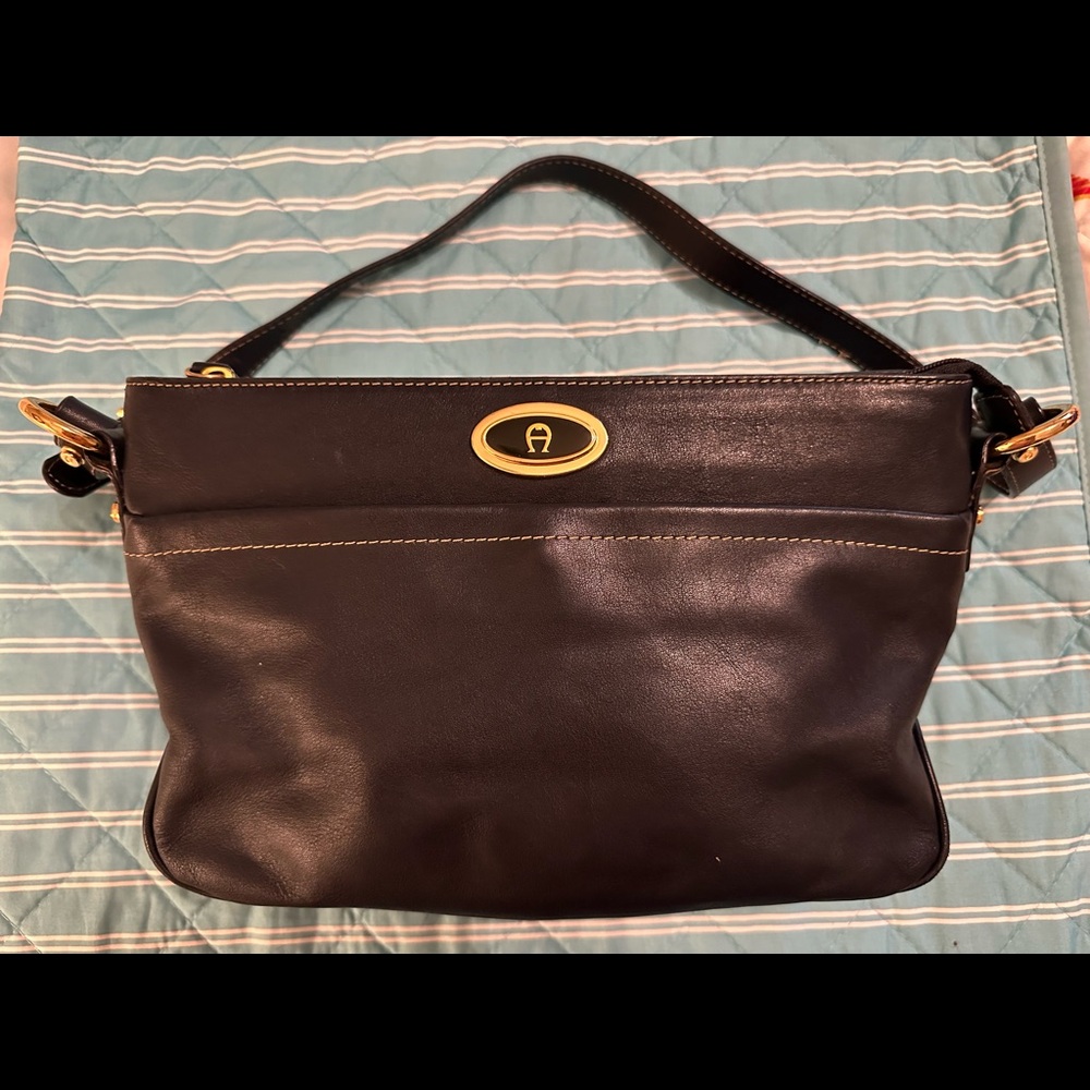 Etienne Aigner Navy Leather shoulder purse